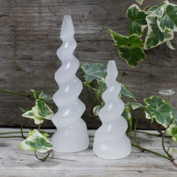 Selenite Spiral Unicorn Horn Tower - 15 cm - Image 4