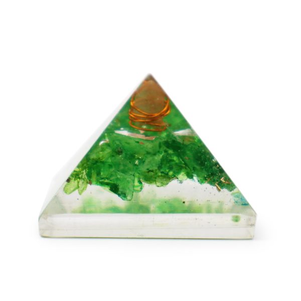 Sm Orgonite Pyramid 25mm Gemchips and Copper (assorted colours/designs) - Image 3