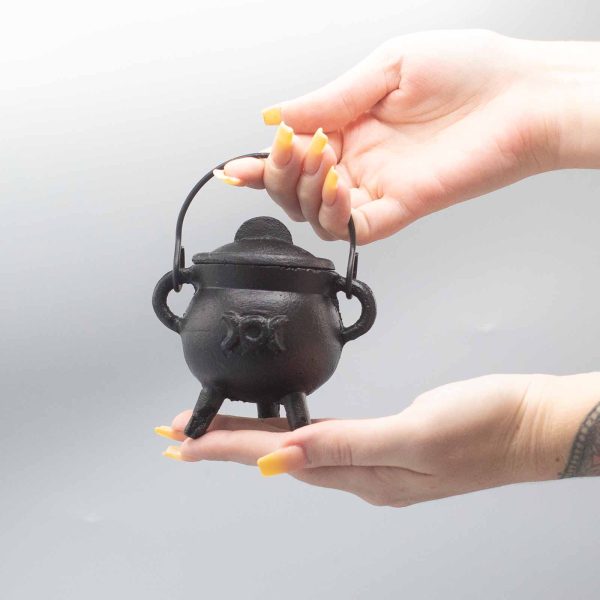 Cast Iron Cauldron with Triple Moon 6x10cm - Image 3