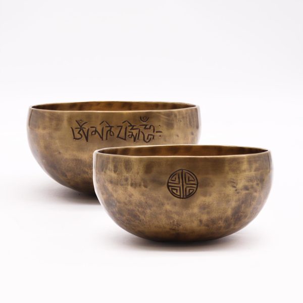 Medium Nepalese Moon Bowl - (approx 750g) - 15cm - Image 3